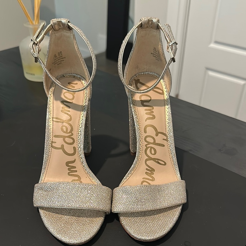 Sam Edelman Silver Heels Elegant Metallic Design